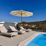 Villa Cozy Mediterranian-style Rogoznica (Sibenik-Knin)