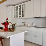 Cozy Mediterranian-style Villa *