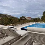 Cozy Mediterranian-style Villa Rogoznica (Sibenik-Knin)