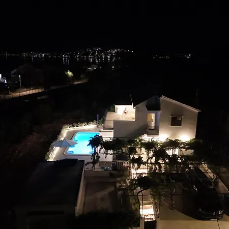 Cozy Mediterranian-style * Rogoznica (Sibenik-Knin)