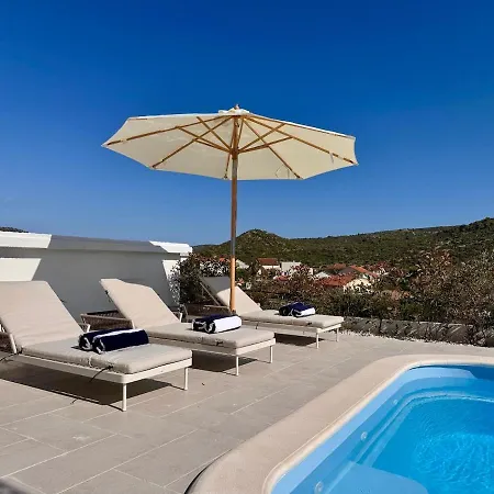 Villa Cozy Mediterranian-style Rogoznica (Sibenik-Knin)