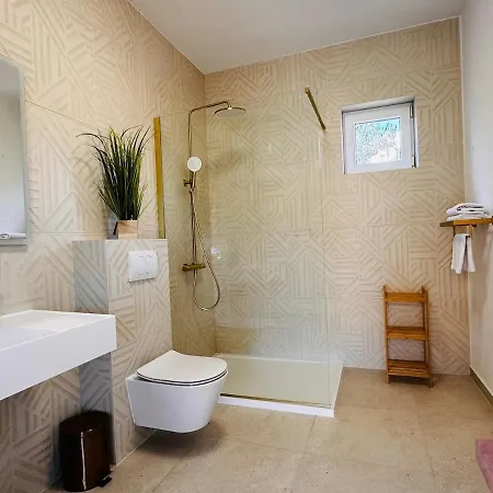 Cozy Mediterranian-style * Rogoznica (Sibenik-Knin)