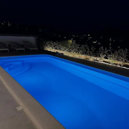 Cozy Mediterranian-style Villa