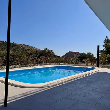 Villa Cozy Mediterranian-style