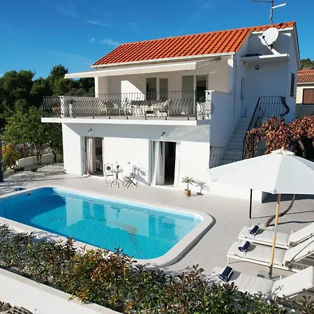 Cozy Mediterranian-style