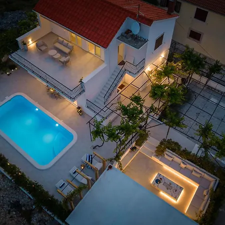 Cozy Mediterranian-style * רוגוזניצה