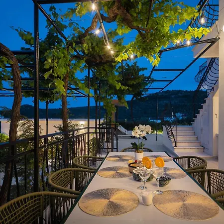 Cozy Mediterranian-style