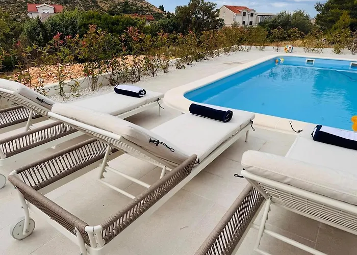 Cozy Mediterranian-style