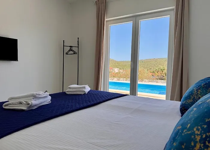 Villa Cozy Mediterranian-style Rogoznica (Sibenik-Knin)