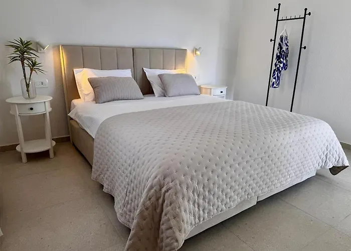 Cozy Mediterranian-style *