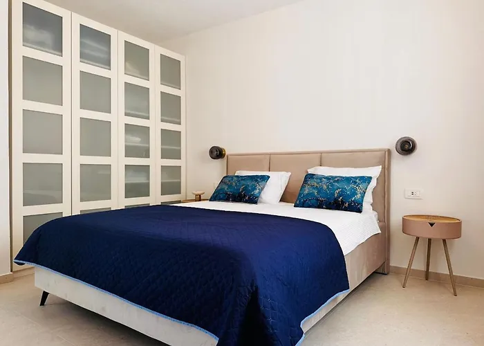 Cozy Mediterranian-style *