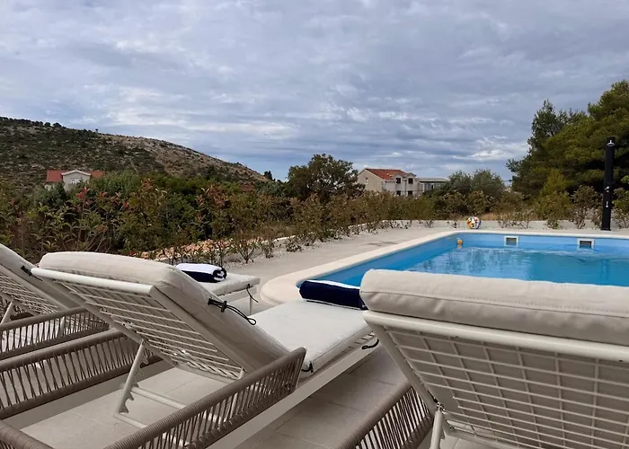 Cozy Mediterranian-style וילה רוגוזניצה