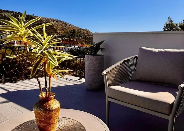 Cozy Mediterranian-style *