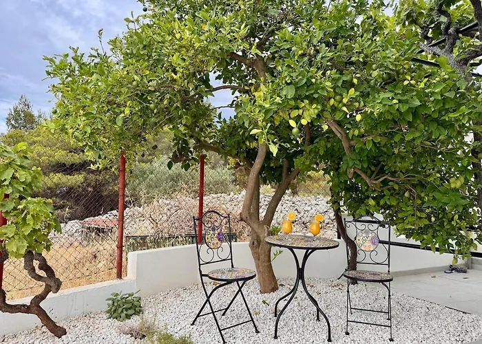 Villa Cozy Mediterranian-style *