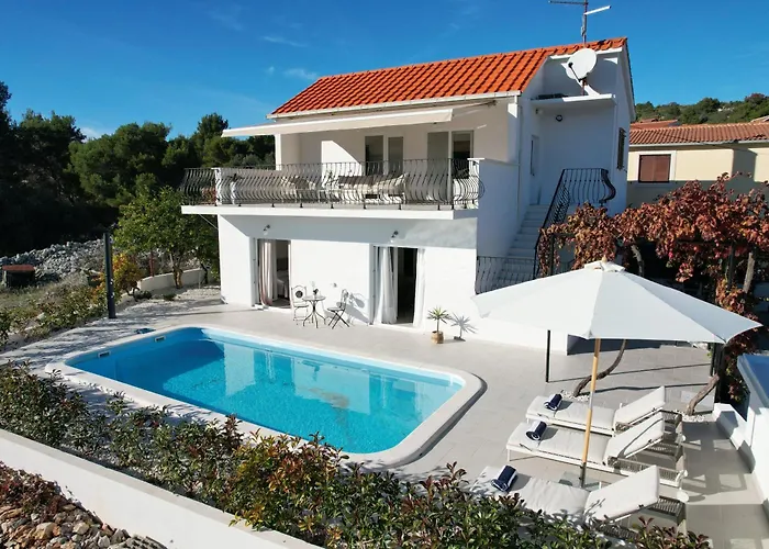 Cozy Mediterranian-style