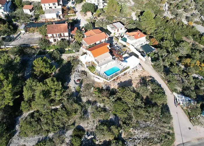 Cozy Mediterranian-style